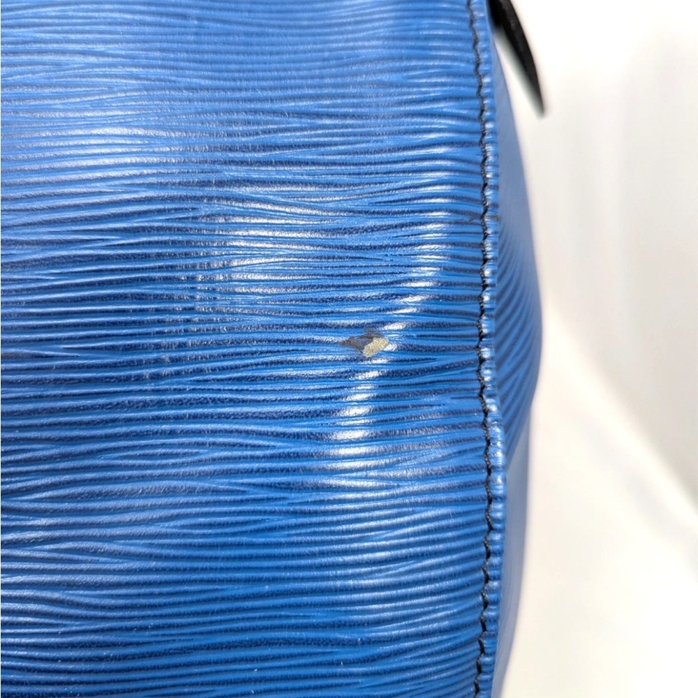 Louis Vuitton Blue Travel Bag - Picture 11 of 16